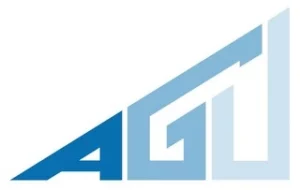 Logo der AGU mbH. Die Buchstaben A, G und U in unterschiedlichen Blautönen. Geschrieben in ausschließlich graden Linien, um ihnen die Form einer Pyramide zu geben.